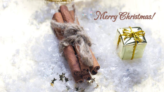 A Cozy Christmas: DIY Essential Oil Blends with a Dash of Cinnamon Cassia Magic